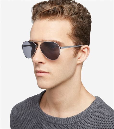 men's designer aviator sunglasses.